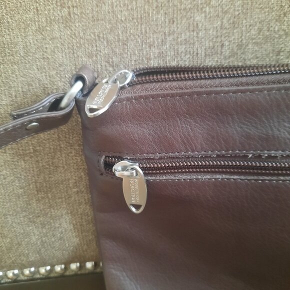 Kenneth Cole Reaction crossbody leather bag - Picture 4 of 8
